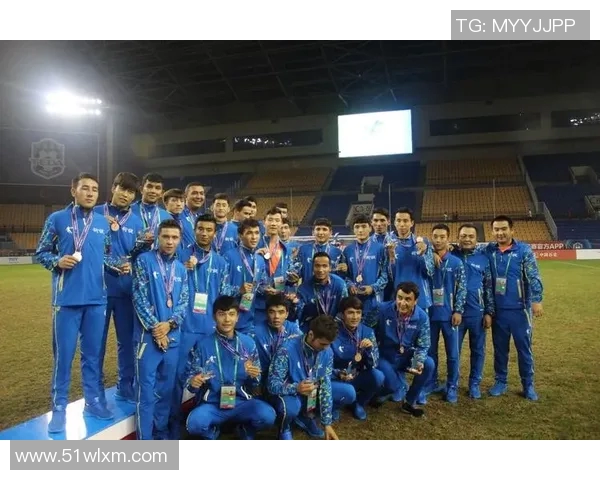 新疆U18青年队迎战山东队全力争胜展现青春风采